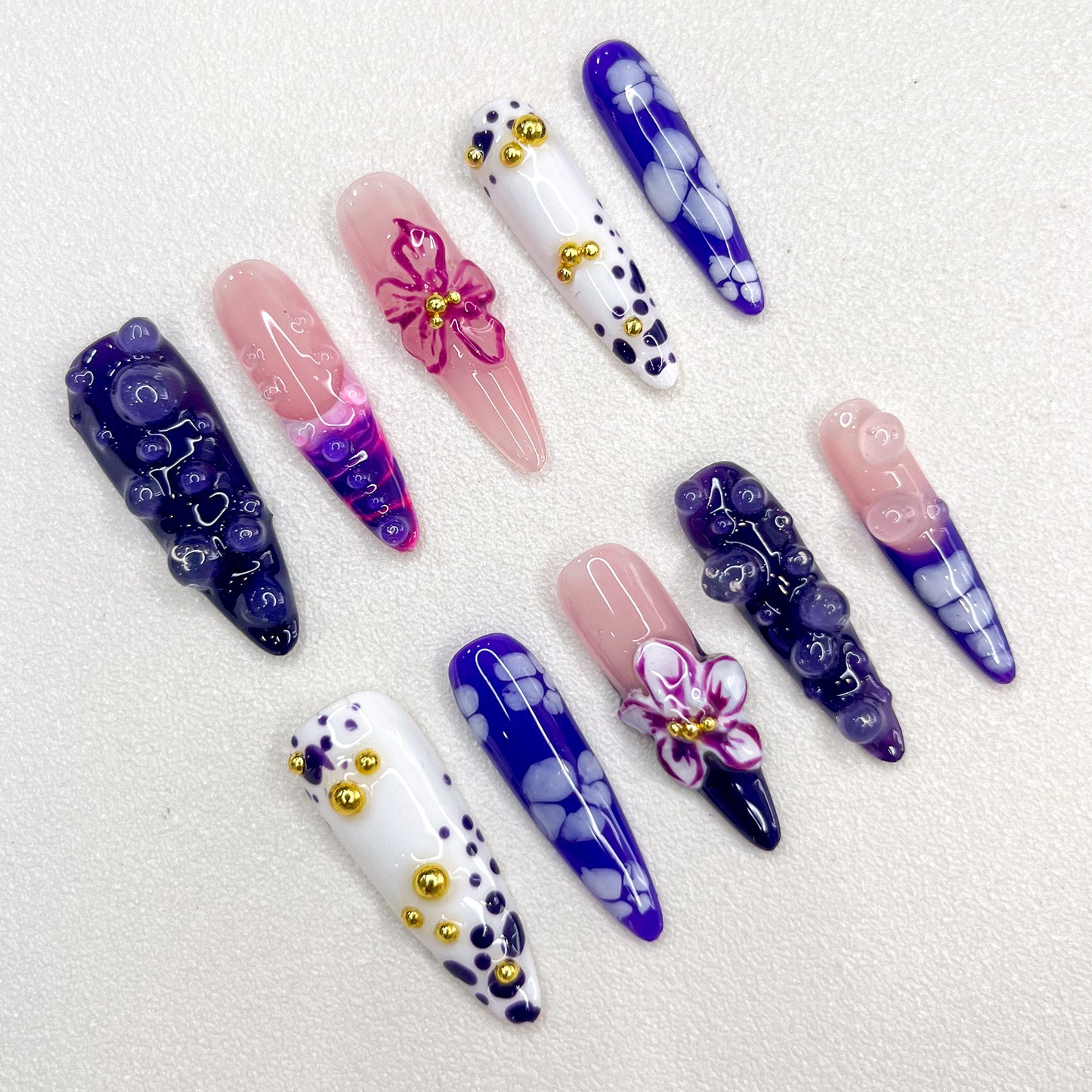 Ultramarine garden Nails