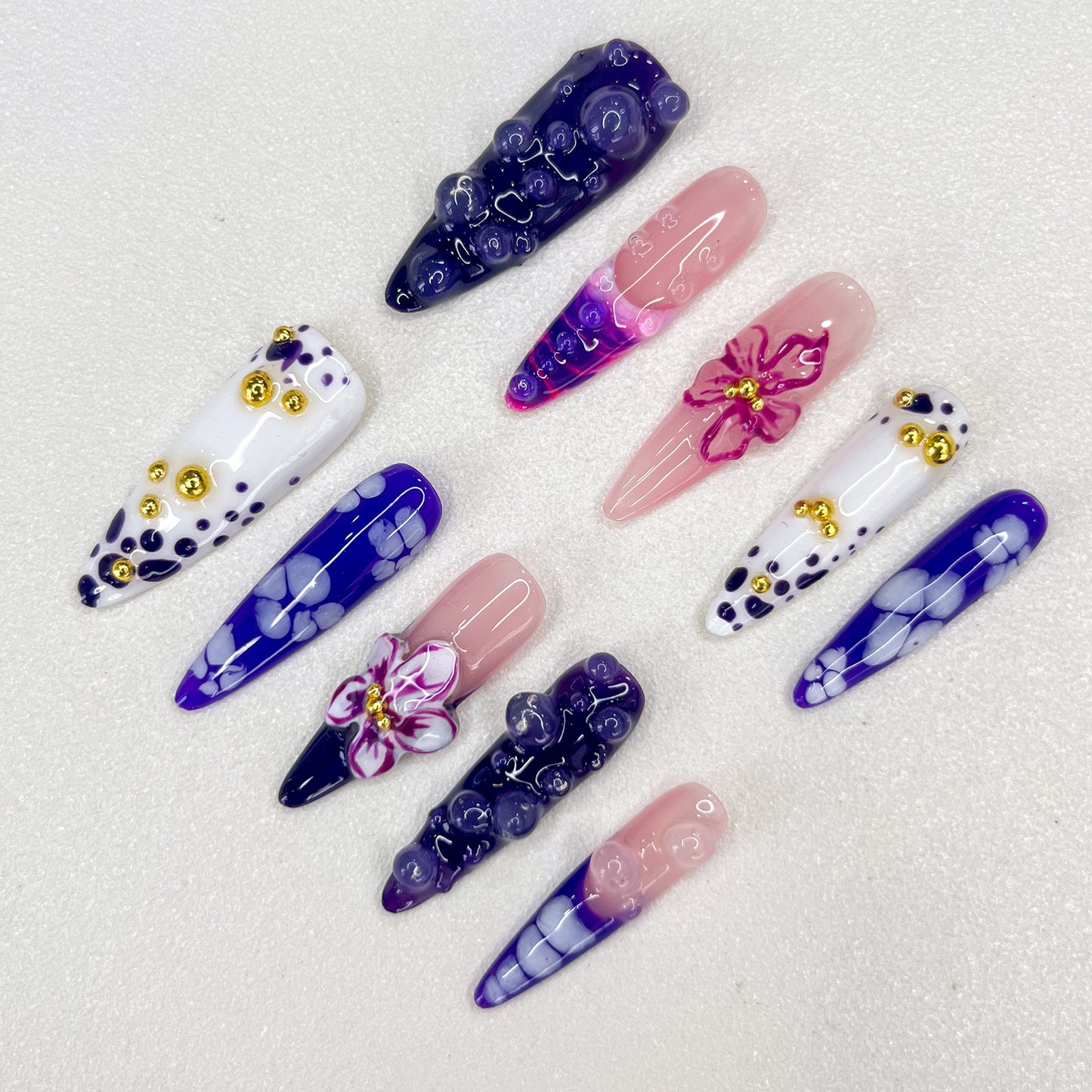 Ultramarine garden Nails