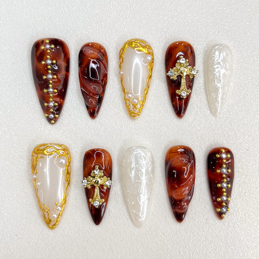 Vintage Elegance Nails
