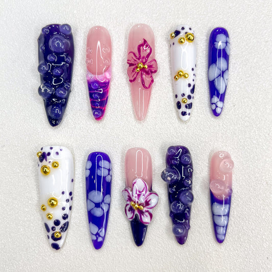 Ultramarine garden Nails